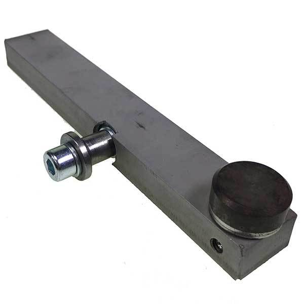 Lock Slide VO.15 for anti-tilt in VO.15 lifts, featuring a metal bar with a round bolt and screw detail, ideal for commercial trailers.